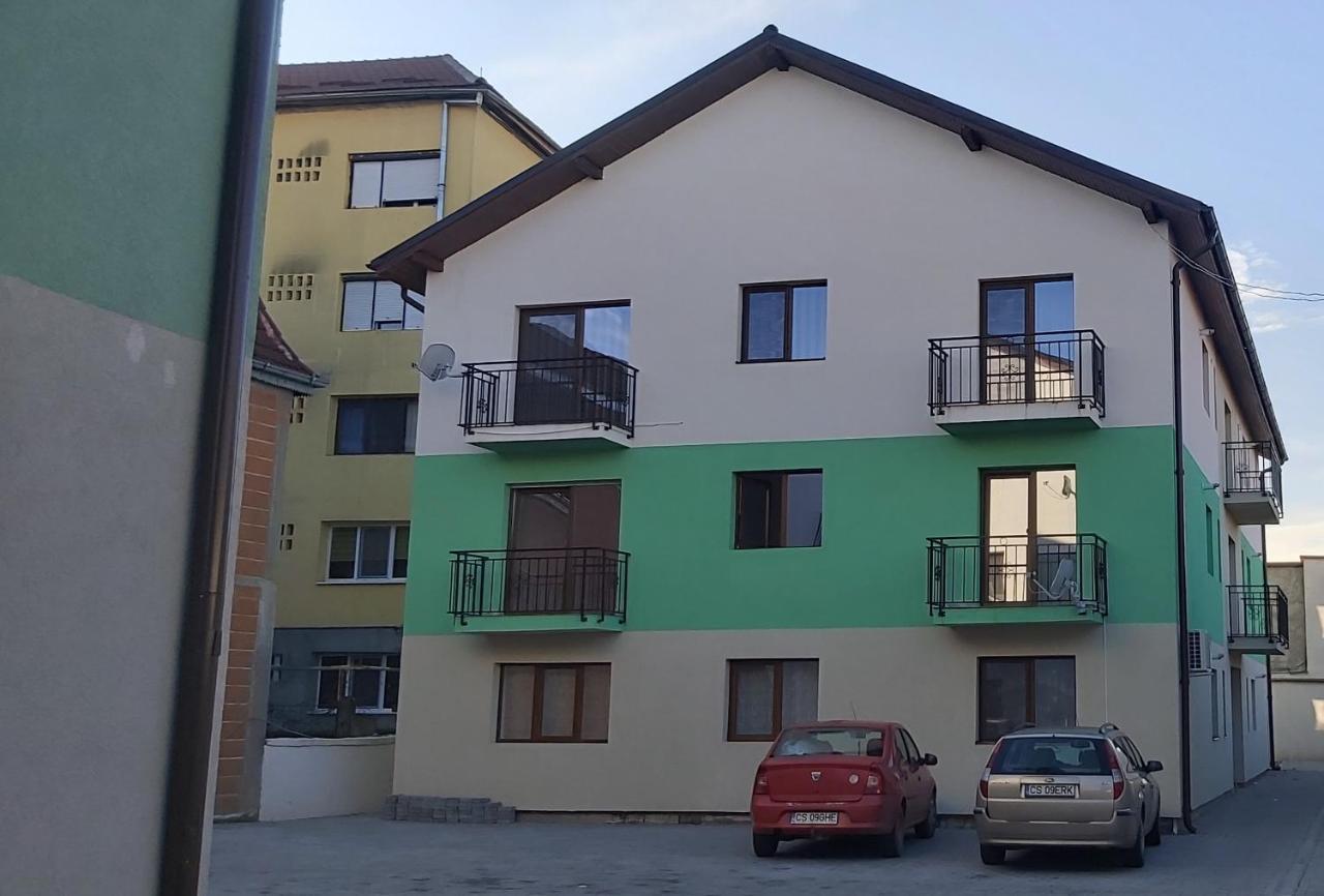 Apartmán Studio Elisa Caransebeş Exteriér fotografie